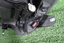 Laden Sie das Bild in den Galerie-Viewer, Frontscheinwerfer Opel Corsa E 39108227 Rechts Scheinwerfer Headlight SCH2032116419tq
