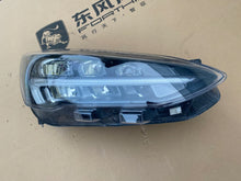 Laden Sie das Bild in den Galerie-Viewer, Frontscheinwerfer Ford Focus JX7B-13E014-CE JX7B-13E014CEJX7B13E014 LED Rechts SCH9617676953gv