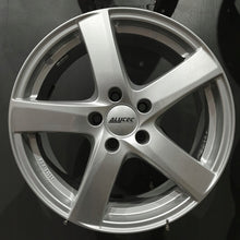 Laden Sie das Bild in den Galerie-Viewer, 4x Alufelge 17 Zoll 7.0" 5x112 48 5ET Glanz Silber Seat Leon Rim Wheel FEL2511897280bp