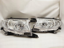 Laden Sie das Bild in den Galerie-Viewer, Frontscheinwerfer Toyota Land Cruiser Ein Stück (Rechts oder Links) Headlight