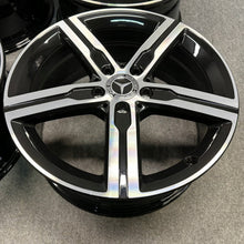 Laden Sie das Bild in den Galerie-Viewer, 4x Alufelge 18 Zoll 7.5" 5x112 49ET Glanz Schwarz A1774013200 Mercedes-Benz Cla FEL4150679792hg