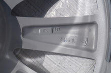 Laden Sie das Bild in den Galerie-Viewer, 1x Alufelge 20 Zoll 10.0" 5x120 35ET Silber 1027225-00-B Tesla Model X Rim Wheel FEL7312587332zp