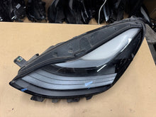 Load image into Gallery viewer, Frontscheinwerfer Tesla Model 3 1514952-00-D LED Links Scheinwerfer Headlight SCH1289131391de