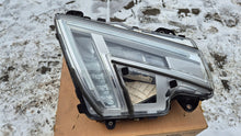 Laden Sie das Bild in den Galerie-Viewer, Frontscheinwerfer Volvo 24056511 LED Links Scheinwerfer Headlight SCH3709553855iq