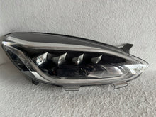 Laden Sie das Bild in den Galerie-Viewer, Frontscheinwerfer Ford Fiesta H1BB-13E014-AD H1BB13E014AD 13E014 LED Rechts