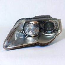 Laden Sie das Bild in den Galerie-Viewer, Frontscheinwerfer VW Passat 3C0941753G Xenon Links Scheinwerfer Headlight