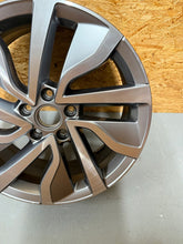 Laden Sie das Bild in den Galerie-Viewer, 1x Alufelge 18 Zoll 7.0" 5x112 45ET Glanz Silber 2GA601025AD VW T-Roc Rim Wheel FEL5185637025ez