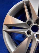 Laden Sie das Bild in den Galerie-Viewer, 1x Alufelge 17 Zoll 6.5&quot; 5x112 3V0601025BH 3V0601025BG Skoda Superb Iii