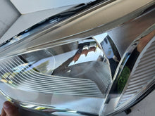 Laden Sie das Bild in den Galerie-Viewer, Frontscheinwerfer Ford C-Max F1CB-13W030-AC Ein Stück (Rechts oder Links) SCH1615077570zv