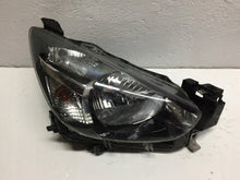 Load image into Gallery viewer, Frontscheinwerfer Mazda 2 Dj 67490F433 Ein Stück (Rechts oder Links) Headlight