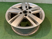 Load image into Gallery viewer, 1x Alufelge 16 Zoll 6.5" 5x112 50ET 5K0601025AM VW Golf Vi Rim Wheel FEL9985431957yv