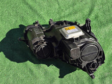 Laden Sie das Bild in den Galerie-Viewer, Frontscheinwerfer Mercedes-Benz W211 Bi-Xenon Links Scheinwerfer Headlight SCH8805518564uw