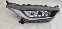 Laden Sie das Bild in den Galerie-Viewer, Frontscheinwerfer Toyota Yaris Full LED Rechts Scheinwerfer Headlight SCH5128123993um