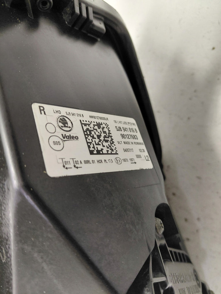 Frontscheinwerfer Skoda Rapid 5JB941016B Rechts Scheinwerfer Headlight SCH3969600016bd