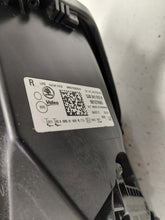 Laden Sie das Bild in den Galerie-Viewer, Frontscheinwerfer Skoda Rapid 5JB941016B Rechts Scheinwerfer Headlight SCH3969600016bd