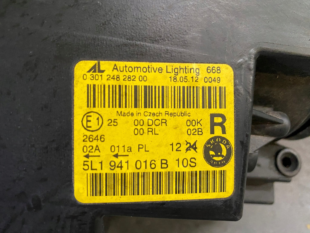 Frontscheinwerfer Skoda Yeti 5L1941016B Rechts Scheinwerfer Headlight