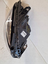 Laden Sie das Bild in den Galerie-Viewer, Frontscheinwerfer Mercedes-Benz W246 A2468205461 LED Rechts Headlight SCH4633116471ui