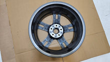 Laden Sie das Bild in den Galerie-Viewer, 1x Alufelge 18 Zoll 5x112 8053524 BMW F40 Rim Wheel FEL2807767003nq