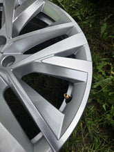 Laden Sie das Bild in den Galerie-Viewer, 1x Alufelge 18 Zoll 7.5" 5x112 48ET 5E3601025BF Skoda Octavia 5e3 Iv Rim Wheel FEL1043934833gs