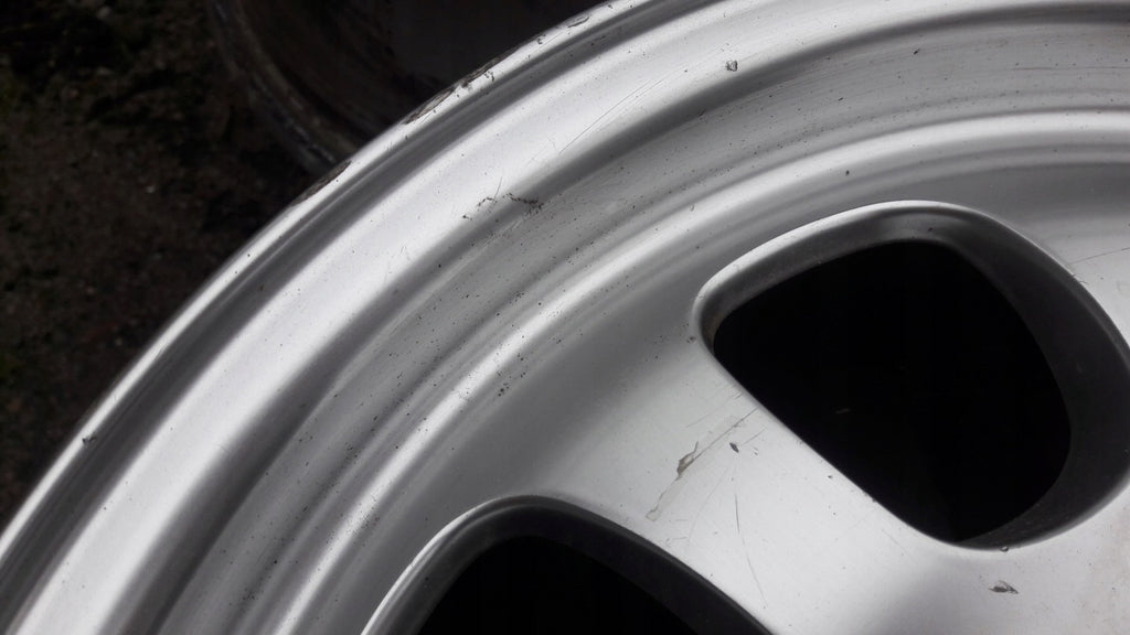 1x Alufelge 15 Zoll 6.5" 5x120 Silber 1094499 BMW 3 E36 E46 Rim Wheel FEL3829420258gz