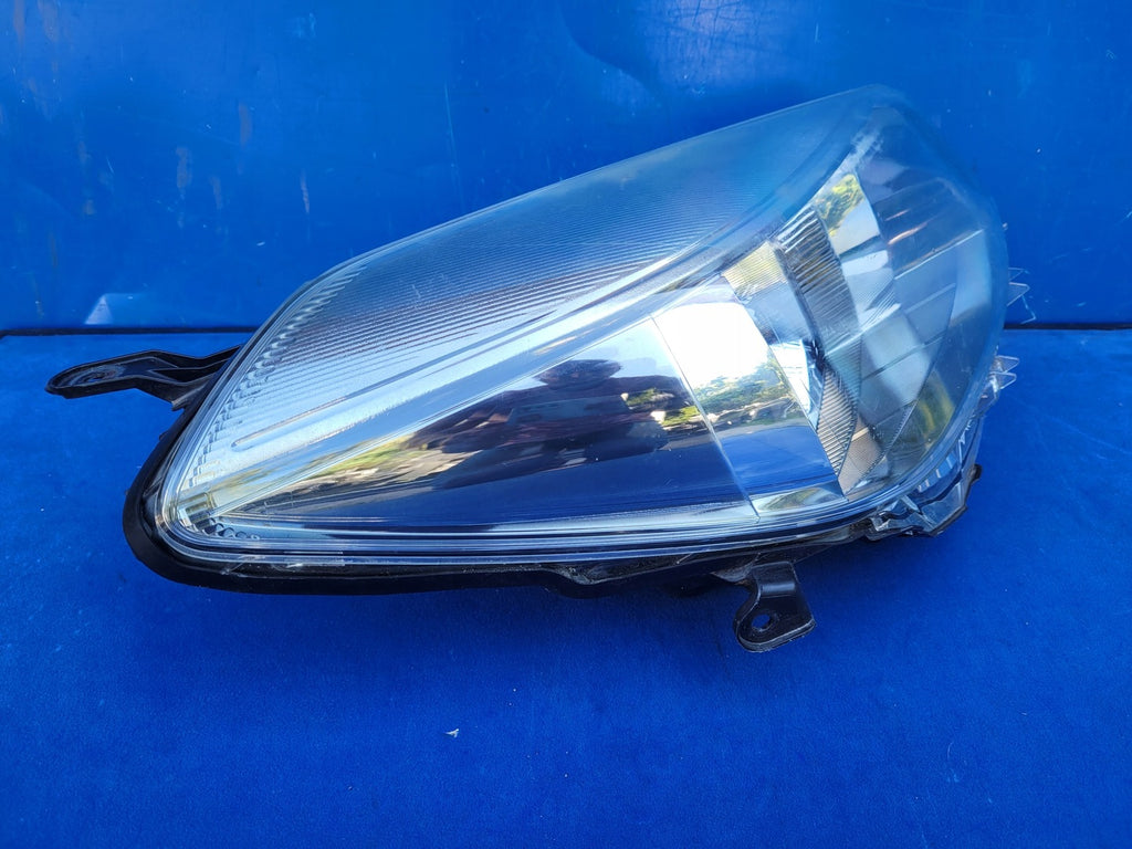 Frontscheinwerfer Toyota Yaris Rechts Scheinwerfer Headlight SCH6758654345dm