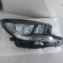 Load image into Gallery viewer, Frontscheinwerfer Toyota Aygo X Rechts Scheinwerfer Headlight SCH9533921850el