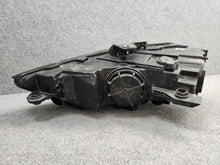 Laden Sie das Bild in den Galerie-Viewer, Frontscheinwerfer Audi A3 8V0941006E Xenon Rechts Scheinwerfer Headlight SCH3427515400yt