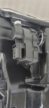 Laden Sie das Bild in den Galerie-Viewer, Frontscheinwerfer Toyota Yaris Full LED Links Scheinwerfer Headlight SCH2364011425le