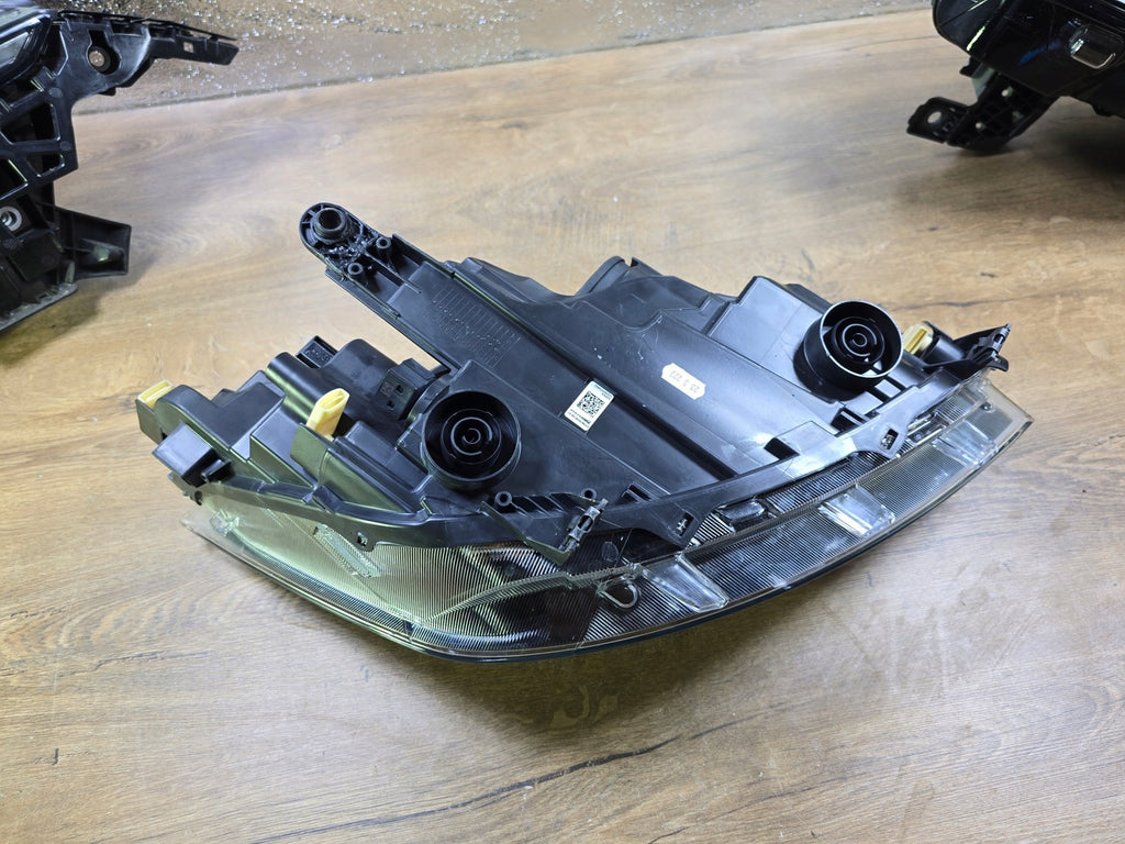 Frontscheinwerfer Seat Ibiza I V 6F1941005E LED Ein Stück (Rechts oder Links)