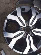 Load image into Gallery viewer, 1x Alufelge 17 Zoll 6.5" 5x114.3 50ET Glanz Schwarz 403000531R Dacia Duster FEL3580866154ls