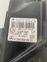 Laden Sie das Bild in den Galerie-Viewer, Frontscheinwerfer Mercedes-Benz W246 A2469066901 Links Scheinwerfer Headlight SCH2123074186es