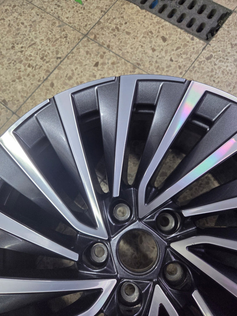 1x Alufelge 18 Zoll 8.0" 5x112 44ET 3P0601025F Skoda Superb I Rim Wheel FEL5586377985ks