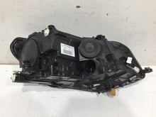 Laden Sie das Bild in den Galerie-Viewer, Frontscheinwerfer VW Caddy 2K1941031A Xenon Links Scheinwerfer Headlight SCH6774320949gy