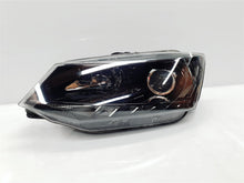 Load image into Gallery viewer, Frontscheinwerfer Skoda Fabia III 6V1941015A LED Ein Stück (Rechts oder Links)