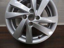 Load image into Gallery viewer, 1x Alufelge 15 Zoll 5.5&quot; 4x100 41ET Glanz Silber 1SL601025A Seat Rim Wheel