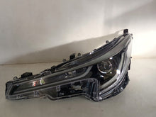 Laden Sie das Bild in den Galerie-Viewer, Frontscheinwerfer Toyota Corolla 81150-02S70 LED Links Scheinwerfer Headlight SCH9358933896xx