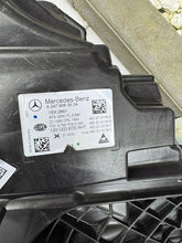 Laden Sie das Bild in den Galerie-Viewer, Frontscheinwerfer Mercedes-Benz W247 A2479063504 Full LED Rechts oder Links SCH5760405613fk