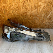 Load image into Gallery viewer, Frontscheinwerfer Toyota Corolla 81110-02S60 Rechts Scheinwerfer Headlight SCH3226076669qf