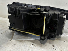 Laden Sie das Bild in den Galerie-Viewer, Frontscheinwerfer Audi E-Tron Sportback Q4 89A941035F Vorderseite Headlight SCH8978992810mm