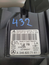 Laden Sie das Bild in den Galerie-Viewer, Frontscheinwerfer Mercedes-Benz W246 A2468207161 Xenon Links Headlight SCH6005020121wq