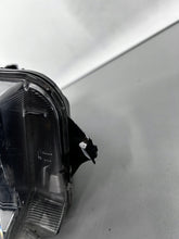 Laden Sie das Bild in den Galerie-Viewer, Frontscheinwerfer VW Polo 2G1941006D LED Rechts Scheinwerfer Headlight