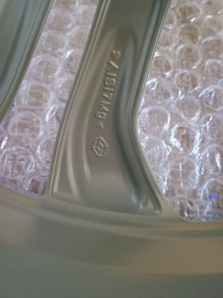 1x Alufelge 20 Zoll 6.5" 5x114.3 33ET Glanz Silber 403007153R Renault Scenic FEL7414141333bk