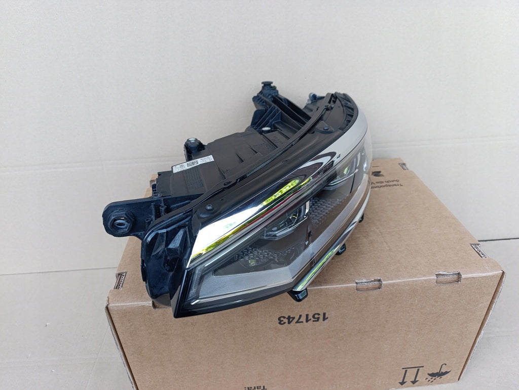 Frontscheinwerfer VW Passat B8 3G1941081T LED Ein Stück (Rechts oder Links) SCH7412424451yt
