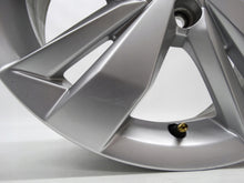 Laden Sie das Bild in den Galerie-Viewer, 1x Alufelge 15 Zoll 5.5&quot; 5x100 40ET Glanz Silber 2G0601025 VW Polo Rim Wheel