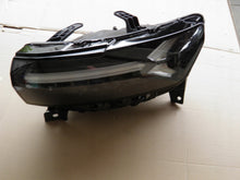 Laden Sie das Bild in den Galerie-Viewer, Frontscheinwerfer Dacia Duster 260603515R Links Scheinwerfer Headlight SCH7316671511is