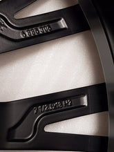 Laden Sie das Bild in den Galerie-Viewer, 1x Alufelge 18 Zoll 7.5" 5x112 25ET Matt Schwarz 6885305 BMW G21 G20 4 G23 2 G42 FEL4658250623jh