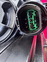 Laden Sie das Bild in den Galerie-Viewer, Frontscheinwerfer Hyundai I30 III G4921-22010 LED Links Scheinwerfer Headlight SCH4125472028eg