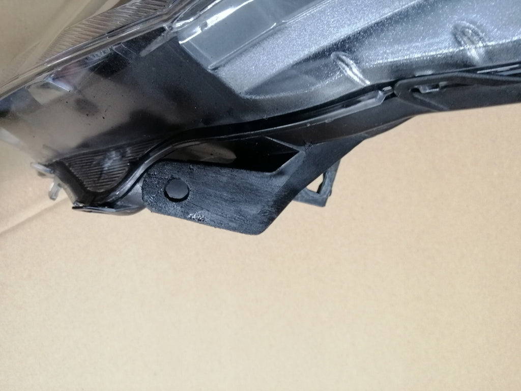 Frontscheinwerfer Toyota Yaris LED Rechts Scheinwerfer Headlight