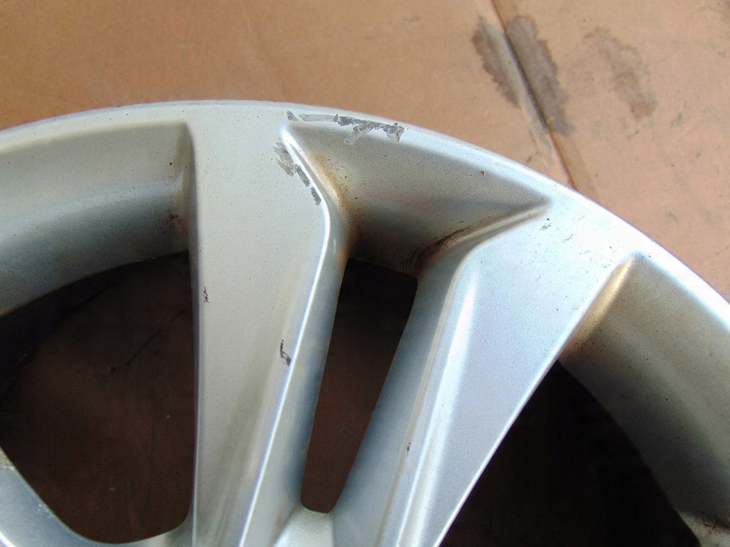 1x Alufelge 16 Zoll 6.5" 5x114.3 45ET Silber PZ474-E067D-Z Toyota Auris