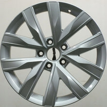 Load image into Gallery viewer, 1x Alufelge 17 Zoll 7.0&quot; 5x112 38ET Glanz Silber 3G8601025 Vw Rim Wheel